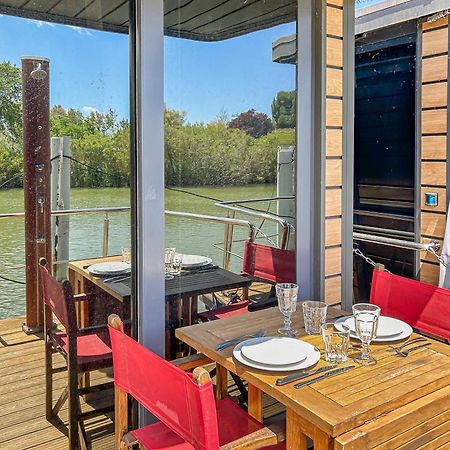 Bord Du Canal Du Rhone A Sete Sur "Cesar" 보베르 외부 사진